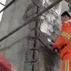 泸水梁板柱楼梯空洞蜂窝剥落露筋等表面破损修补用高强聚合物修补砂浆